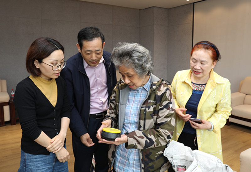 高定珠.jpg